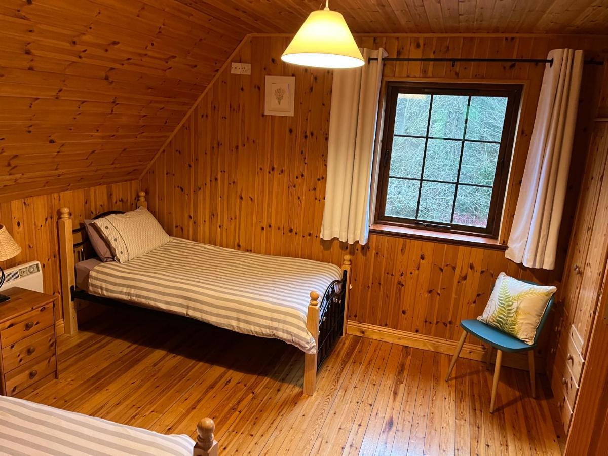 Cosy Lakeside Chalet With Option To Add Private Hot Tub Duneena Extérieur photo