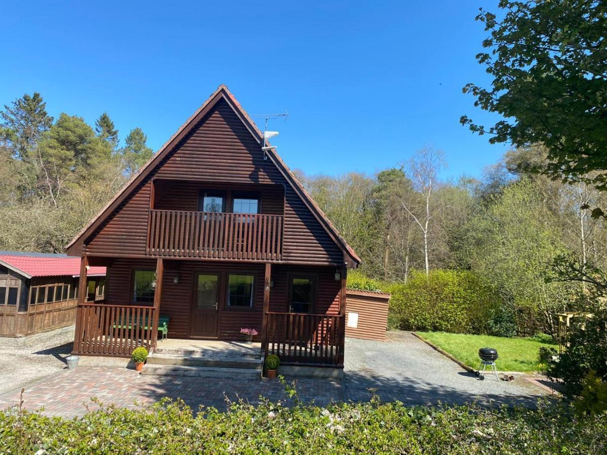 Cosy Lakeside Chalet With Option To Add Private Hot Tub Duneena Extérieur photo