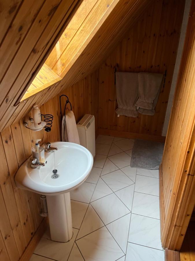 Cosy Lakeside Chalet With Option To Add Private Hot Tub Duneena Extérieur photo